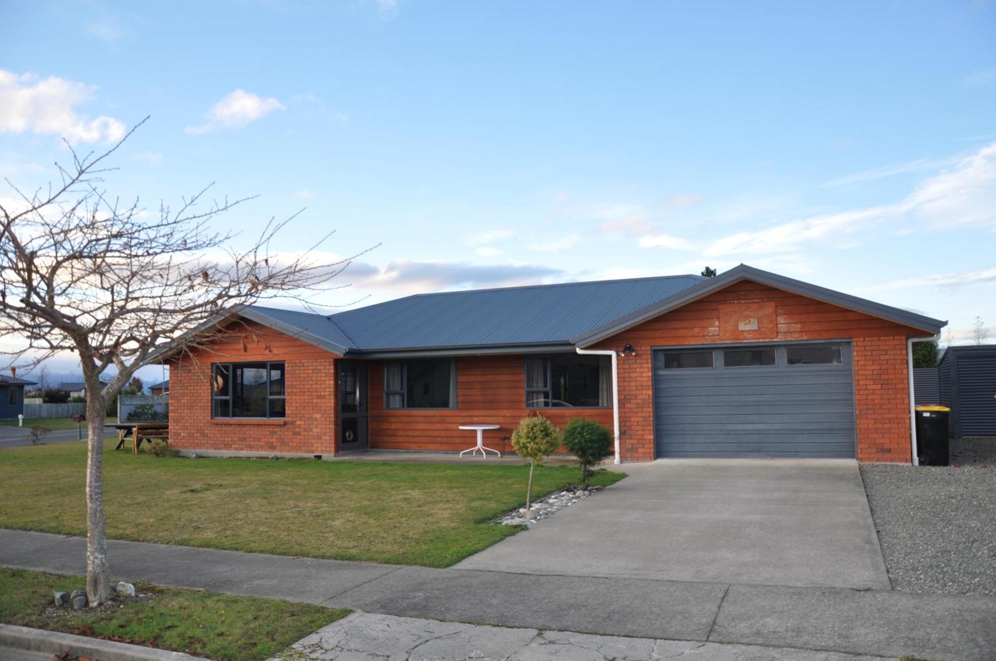 Birchwood Cottages Te Anau Exterior photo