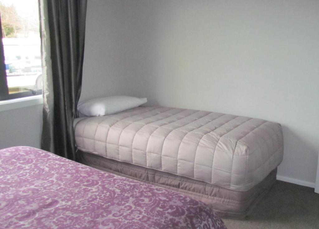 Birchwood Cottages Te Anau Room photo