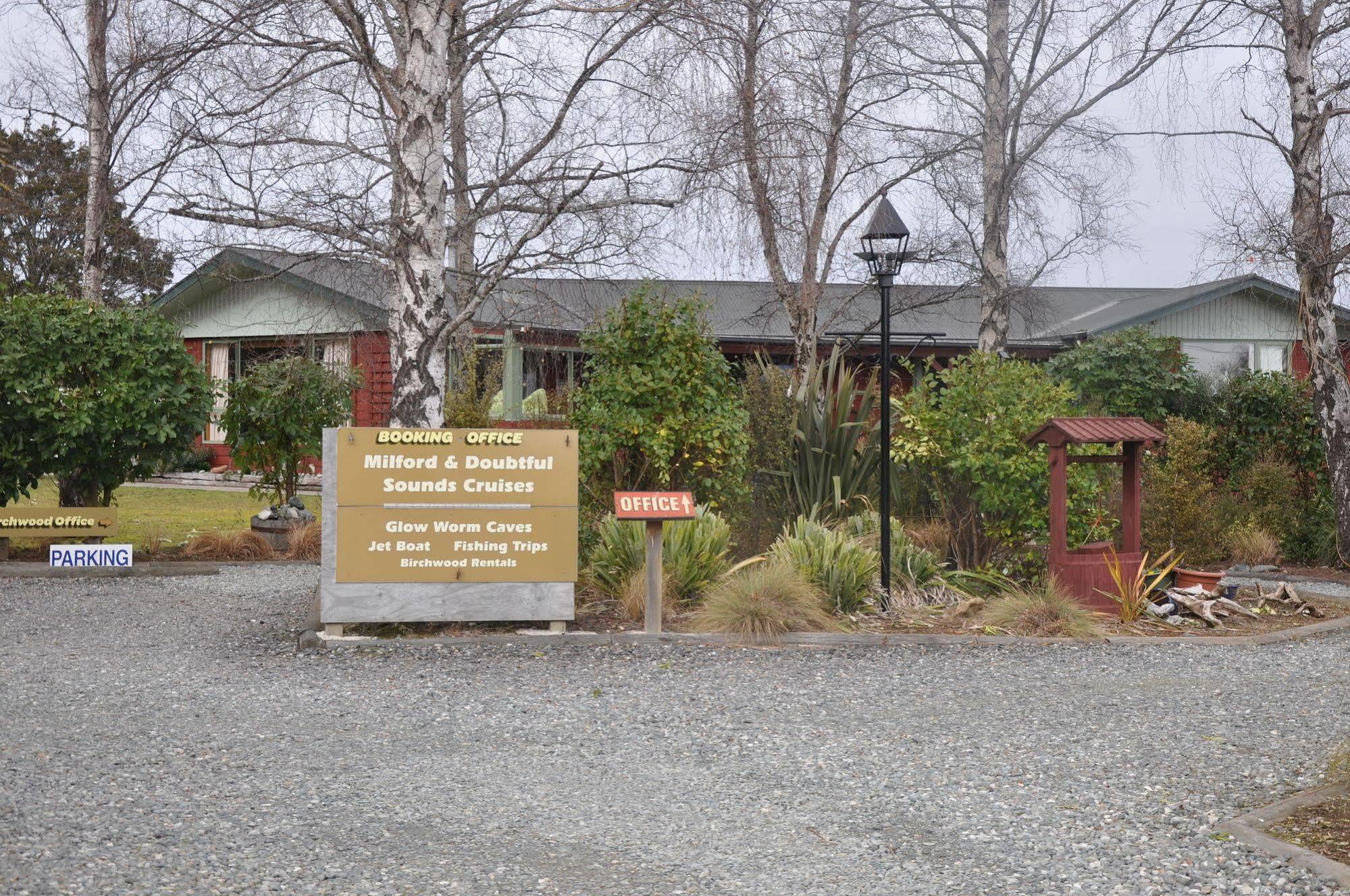 Birchwood Cottages Te Anau Exterior photo
