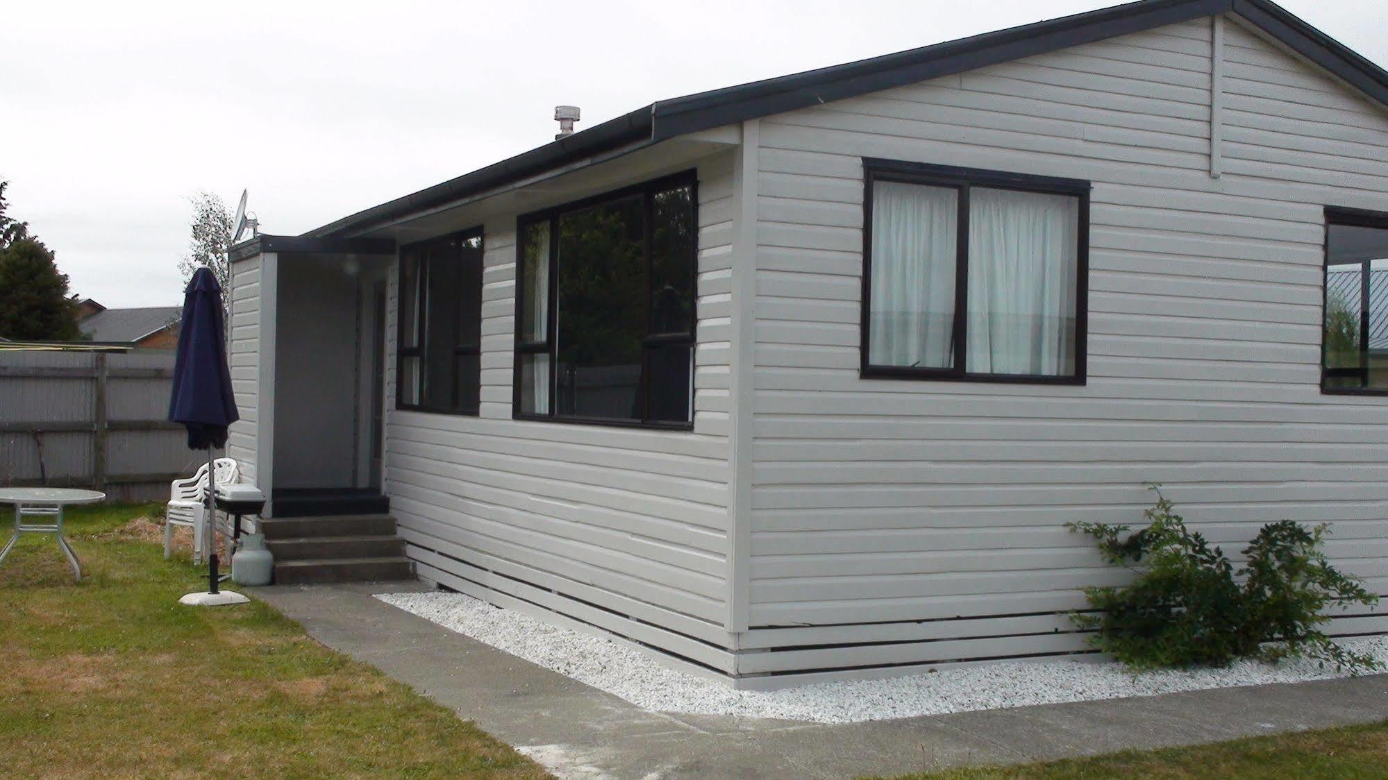 Birchwood Cottages Te Anau Exterior photo