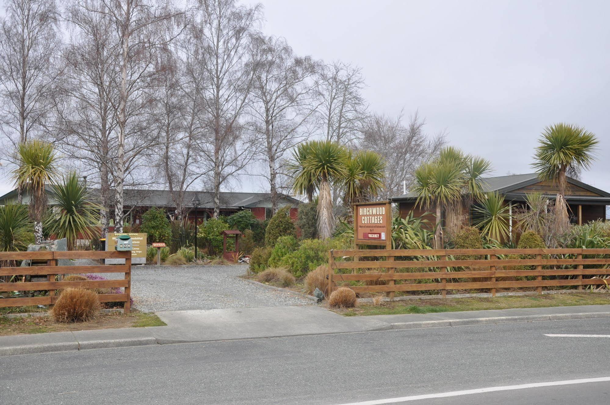 Birchwood Cottages Te Anau Exterior photo