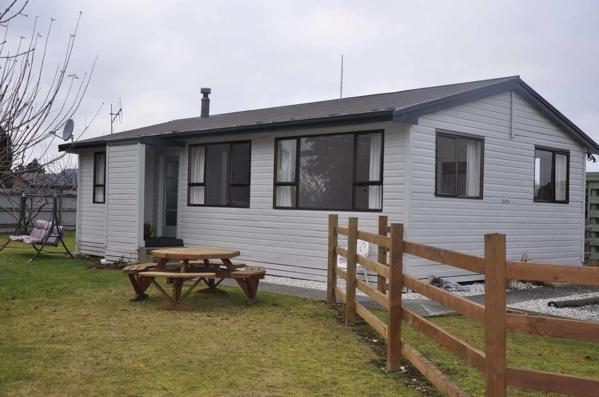 Birchwood Cottages Te Anau Exterior photo