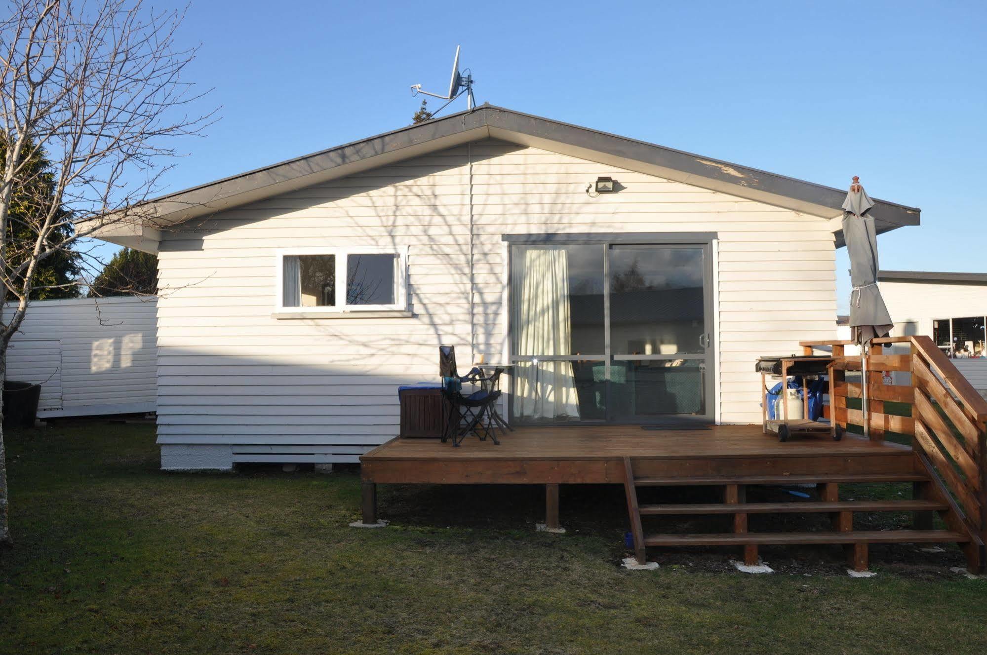 Birchwood Cottages Te Anau Exterior photo